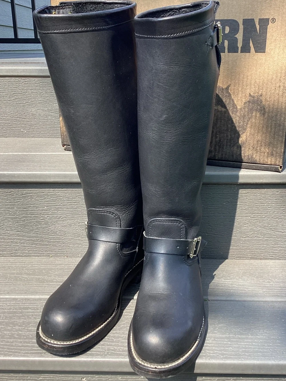 Men’s 9.5EE Chippewa Model #27909 Black Leather 17” Tall Motorcycle Boots